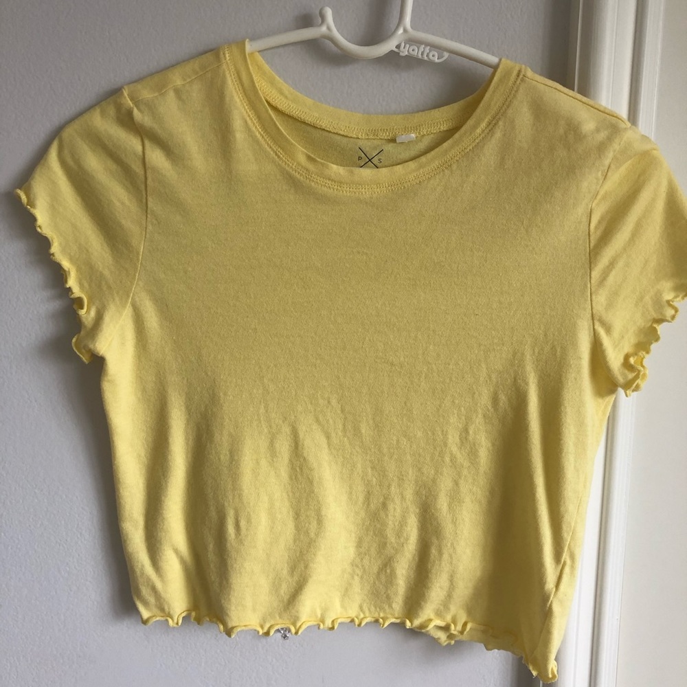 MUST BUY! Yellow Crop Top💛⭐️✨